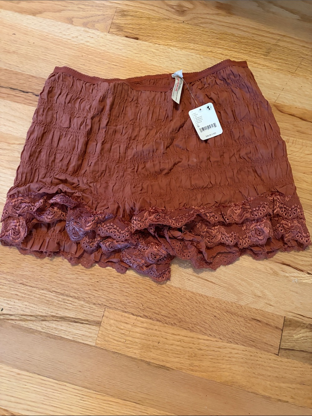 Intimately by Free People ruffle ruched shorts. Size Medium.